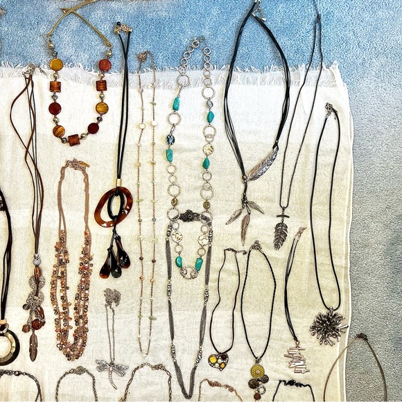 Fashion Necklaces Bundle - Picture 3 of 8